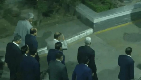 অসুস্থ মাকে দেখে গুলশানের বাসায় ফিরলেন তারেক রহমান