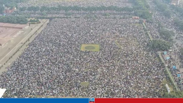 দেশে এমন জানাজা আগে দেখেনি কেউ