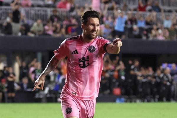 জোড়া গোলের পর মেসির রেকর্ড অ্যাসিস্ট, প্রথমবার সেমিতে মায়ামি