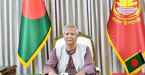 দুপুরে জাতির উদ্দেশে ভাষণ দেবেন প্রধান উপদেষ্টা
                                


অন্তর্বর্তীকালীন সরকারের প্রধান উপদেষ্টা ড. মুহাম্মদ ইউনূস আনুমানিক দুপুর ১২টায় জাতির উদ্দেশে ভাষণ দেবেন। তার এই ভাষণ বাংলাদেশ টেলিভিশন ও বাংলাদেশ বেতারে একযোগে প্রচার করা হবে...