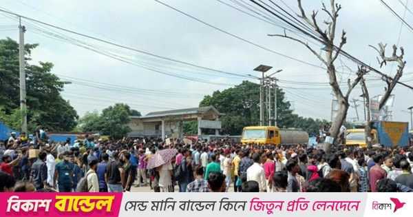 ‘ছুটি না পেয়ে’ অসুস্থ শ্রমিকের মৃত্যু, ঢাকা-চট্টগ্রাম মহাসড়ক অবরোধ