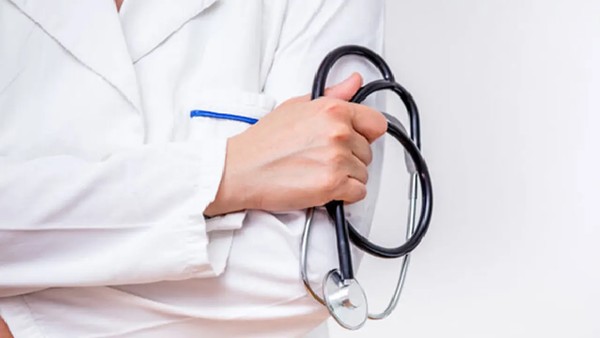 ‘জরুরি প্রয়োজন’ ছাড়া চিকিৎসকদের বদলি-পদায়ন বন্ধ