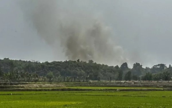 মিয়ানমারে বিকট বিস্ফোরণের শব্দ, উখিয়া-টেকনাফ জুড়ে আতঙ্ক