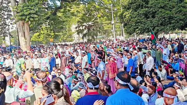 কর্মবিরতিতে প্রাথমিক শিক্ষকরা