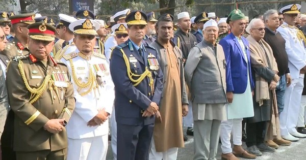 মানিক মিয়া অ্যাভিনিউতে প্রধান উপদেষ্টা