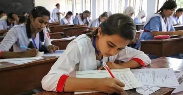 ফাইল ছবি





                                    ১৬ বছর পর জুনিয়র বৃত্তি পরীক্ষা শুরু আজ
                                


দীর্ঘ ১৬ বছর পর অষ্টম শ্রেণির শিক্ষার্থীদের জুনিয়র বৃত্তি পরীক্ষা অনুষ্ঠিত হচ্ছে আজ। রোববার (২৮ ডিসম্বের) সকাল ১০টা থেকে দুপুর ১টা পর্যন্ত দেশের ৬১১টি কেন্দ্রে এ পরীক্ষা নেওয়া হবে...