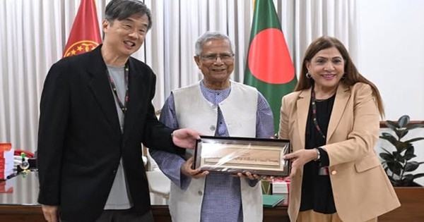 ক্যান্সার সম্পর্কে আরও সচেতনতার আহ্বান প্রধান উপদেষ্টার