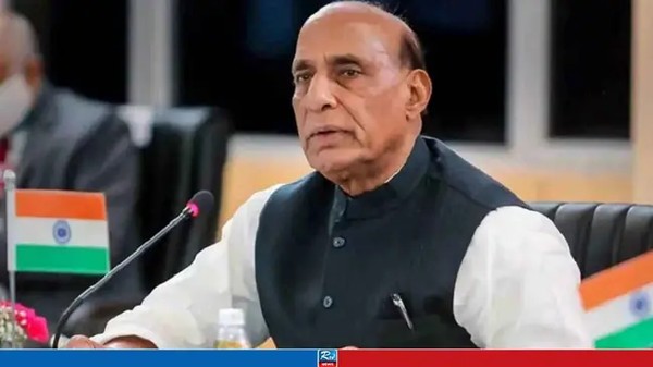 এবার ড. ইউনূসকে কথা বলায় সংযত থাকার আহ্বান ভারতের প্রতিরক্ষামন্ত্রীর