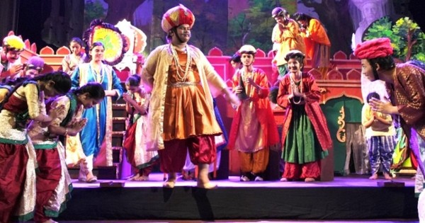 ‘হীরক রাজার দেশে’ মঞ্চস্থ করলো স্কলাসটিকার উত্তরা শাখার শিক্ষার্থীরা