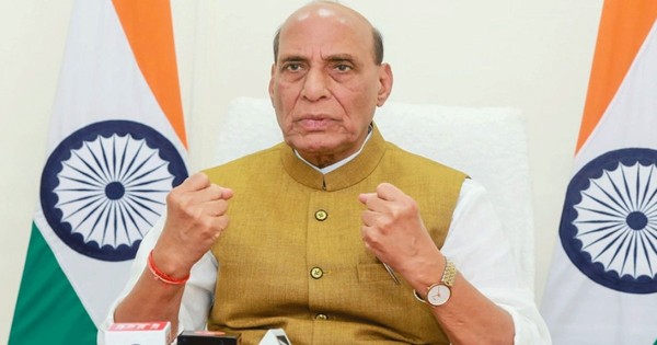 প্রধান উপদেষ্টাকে কথা বলার ক্ষেত্রে সংযত থাকার আহ্বান ভারতের প্রতিরক্ষামন্ত্রীর