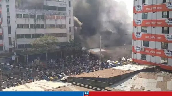 তুলার গোডাউনে ভয়াবহ  আগুন, নিয়ন্ত্রণে ৭ ইউনিট