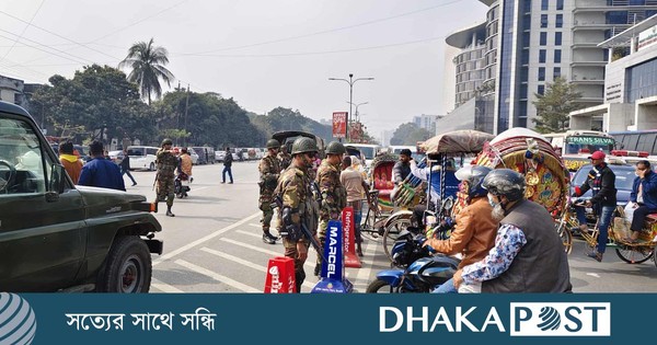 পথে পথে পুলিশ সেনা-বিজিবি মোতায়েন, আগারগাঁও থেকে যান চলাচল বন্ধ