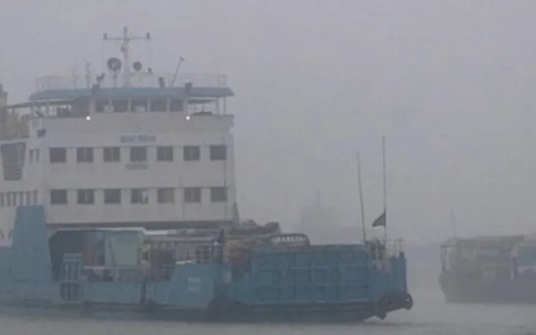 ঘন কুয়াশায় ২ নৌরুটে ফেরি চলাচল বন্ধ
