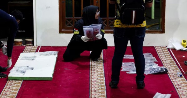 ইন্দোনেশিয়ার মসজিদে বিস্ফোরণের ঘটনায় হামলার আলামত